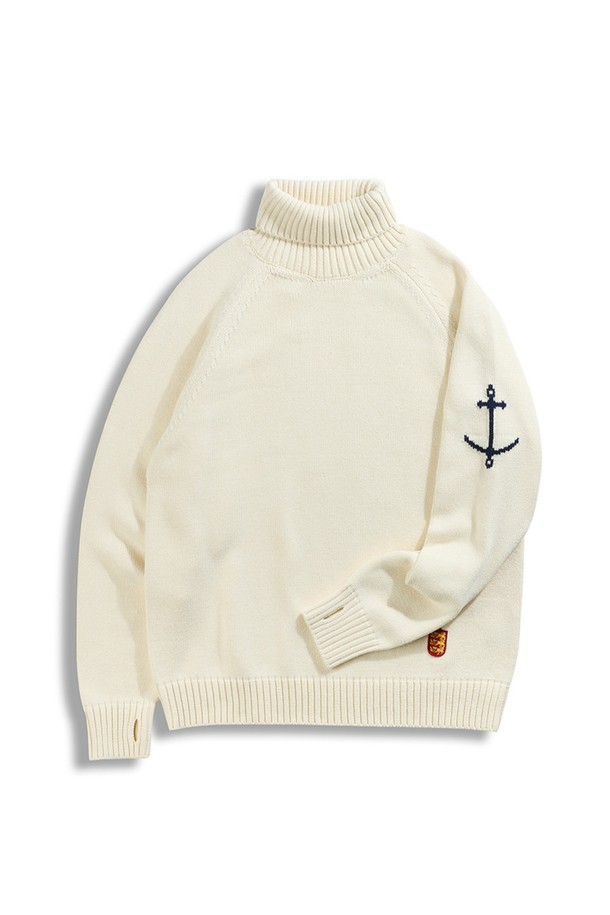 부드러운 촉감의 헤비코튼 소재로 제작된 헤비코튼 터틀넥 스웨터 - 바닐라 크림입니다. 가을과 겨울, 쌀쌀한 날씨에 따뜻하게 착용하기 좋은 두꺼운 두께감의 긴소매 터틀넥 스웨터입니다. 베이직하고 캐주얼한 스타일에 앵커 자수 디테일이 더해져 포인트를 줍니다. 레귤러핏으로 제작되어 편안한 착용감을 선사하며, 출근룩과 모임룩 등 다양한 TPO에 활용 가능합니다. 캐주얼, 클래식, 미니멀한 스타일을 즐겨 입는 분들께 추천합니다.
