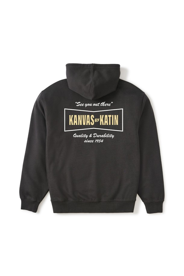 액슬 후드집업 - 블랙 워시는 캐주얼, 스트리트, 미니멀 스타일을 모두 아우르는 공용 후드집업입니다. 부드러운 면 소재로 제작되어 편안한 착용감을 선사하며, 두꺼운 두께감으로 봄, 가을, 겨울 시즌에 활용하기 좋습니다. 레귤러핏으로 제작되었으며, 블랙 워시 컬러와 무지 디자인으로 어떤 스타일에도 쉽게 매치할 수 있습니다. 긴 소매와 후드 디자인, 집업 여밈 방식으로 실용성을 더했습니다. 일상에서 편안하게 즐겨 입을 수 있는 데일리 아이템입니다.
