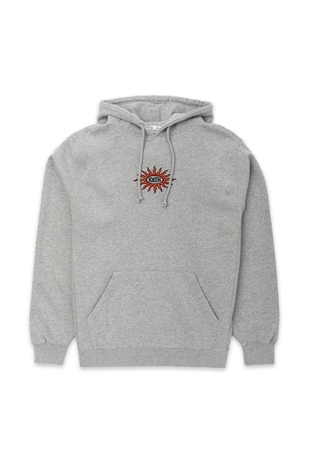 헤이즈 EMB 후드티 - 헤더 그레이는 캐주얼과 스트리트 스타일을 모두 아우르는 공용 후드티입니다. 부드러운 면 소재로 제작되어 편안한 착용감을 제공하며, 봄, 가을, 겨울 세 계절에 걸쳐 활용 가능합니다. 레귤러핏으로 디자인되어 어떤 체형에도 잘 어울리며, 캥거루 포켓과 자수 디테일이 돋보입니다. 헤더 그레이 컬러는 다양한 하의와 매치하기 용이하며, 일상 속에서 개성 있는 스타일을 연출할 수 있습니다.
