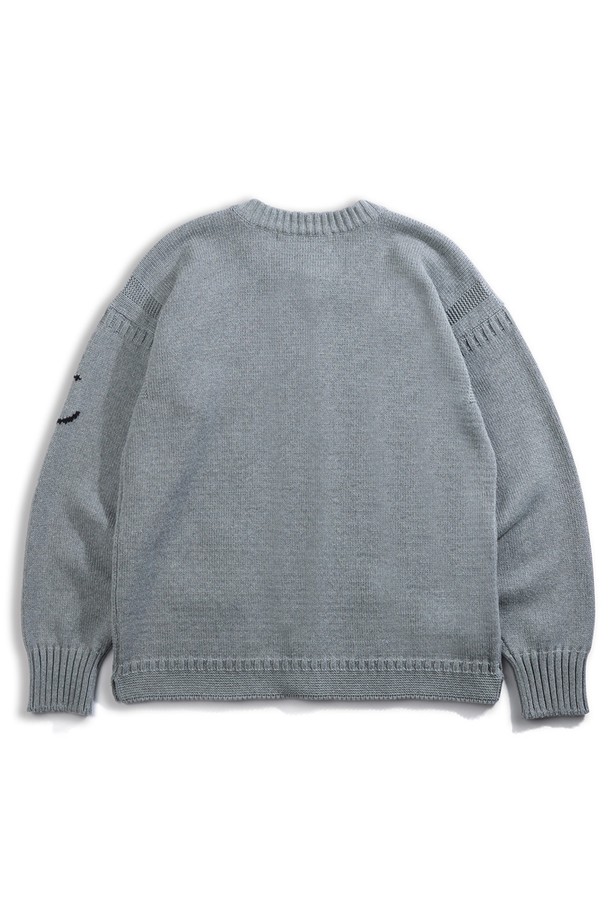 헤비코튼 피셔맨 헤리티지 가디건 - 멜란지 그레이는 클래식과 베이직 스타일을 추구하는 분들을 위한 겨울철 데일리룩, 데이트룩에 적합한 아이템입니다. 두꺼운 두께감과 묵직한 촉감의 헤비코튼 원사를 사용하여 보온성을 높였으며, 정교한 꼬임과 밀도 높은 짜임으로 견고한 형태를 자랑합니다. 다이아몬드형 거싯, 밑단 절개, 왼쪽 소매 앵커 포인트, 핑거홀 등의 디테일이 돋보이며, 레귤러핏의 긴소매 라운드넥 디자인입니다. 멜란지 그레이, 네이비, 베이지, 올리브 블루, 오렌지 레드 등 다양한 컬러 옵션으로 만나보세요.
