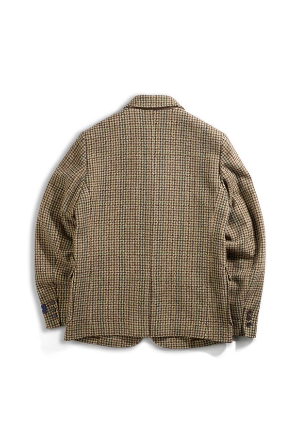 아브라함문 하운드투스 울 재킷 - 클래식 카멜은 가을과 겨울, 오피스룩, 비즈니스 캐주얼, 회의룩에 어울리는 싱글 버튼 자켓입니다. 클래식하고 미니멀하며 시크한 스타일을 연출하며, 도톰한 두께감과 부드러운 촉감의 울 소재로 제작되었습니다. 3버튼 싱글 디자인에 새틴 안감, 네크 밴드 울 혼방 배색, 싱글 웰트 포켓과 아웃 포켓 디테일이 특징입니다. 하운드투스 패턴의 클래식 카멜 컬러가 고급스러운 분위기를 더합니다. 레귤러핏으로 제작되어 편안한 착용감을 제공하며, 긴소매 기장으로 제작되었습니다.
