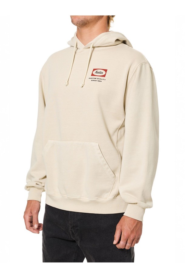 어셈블리 펠리칸 후드티는 캘리포니아 감성을 담은 디자인으로, 빈티지 워싱 처리로 은은한 멋을 더했습니다. 힙을 덮는 넉넉한 기장감과 릴랙스 핏으로 편안한 착용감을 선사하며, 면과 폴리에스테르 혼방의 두꺼운 소재로 제작되어 부드러운 촉감을 느낄 수 있습니다. 사계절 내내 활용 가능한 아이템으로, 캐주얼 및 스트리트 스타일을 즐기는 분들께 적합하며, 레이어드하여 다양한 연출이 가능합니다. 동네 마실룩이나 캠핑룩 등 편안한 TPO에 매치하여 개성있는 스타일을 완성해 보세요.
