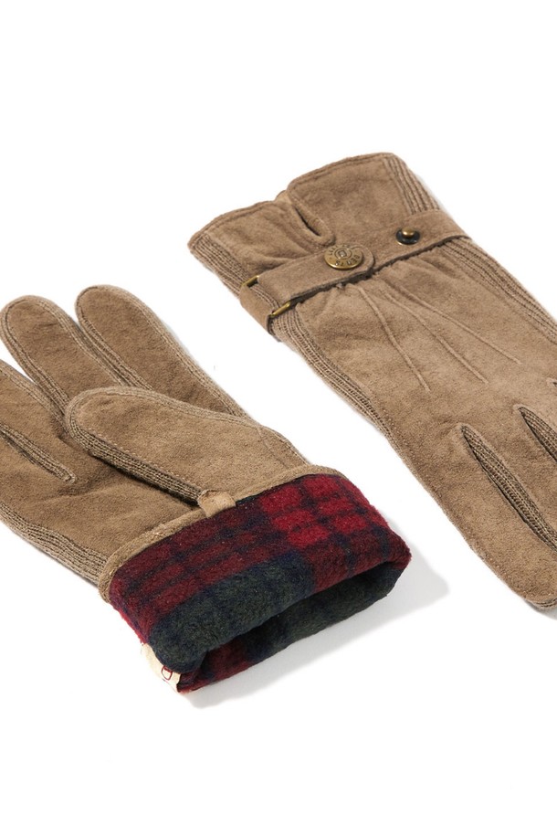 로라 여성 스웨이드 장갑 - 오트밀은 부드러운 스웨이드 소재로 제작되어 가을, 겨울철 보온성을 책임지는 여성 장갑입니다. 은은한 오트밀 컬러는 어떤 스타일에도 잘 어울리며, 클래식, 미니멀, 캐주얼 룩에 모두 매치하기 좋습니다. 손목 밴딩 디테일로 활동성을 높였으며, 출근룩이나 모임룩 등 다양한 TPO에 활용 가능합니다. 두꺼운 두께감으로 추운 날씨에도 따뜻하게 손을 보호해줍니다. 부드러운 촉감으로 편안한 착용감을 선사합니다.
