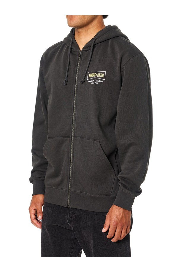 액슬 후드집업 - 블랙 워시는 캐주얼, 스트리트, 미니멀 스타일을 모두 아우르는 공용 후드집업입니다. 부드러운 면 소재로 제작되어 편안한 착용감을 선사하며, 두꺼운 두께감으로 봄, 가을, 겨울 시즌에 활용하기 좋습니다. 레귤러핏으로 제작되었으며, 블랙 워시 컬러와 무지 디자인으로 어떤 스타일에도 쉽게 매치할 수 있습니다. 긴 소매와 후드 디자인, 집업 여밈 방식으로 실용성을 더했습니다. 일상에서 편안하게 즐겨 입을 수 있는 데일리 아이템입니다.
