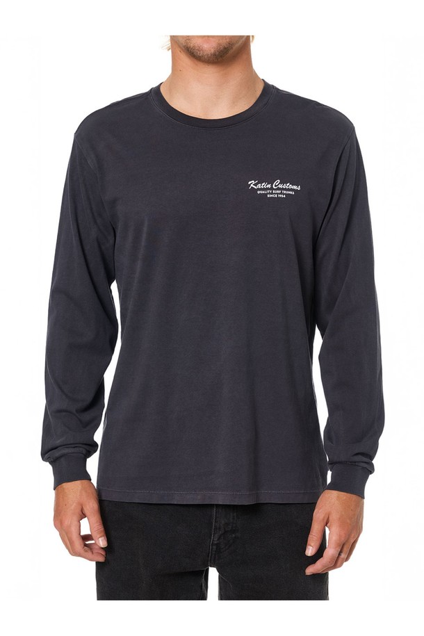 타이달 긴팔 티셔츠 - 폴라 네이비는 부드러운 오가닉 코튼 소재로 제작되어 편안한 착용감을 선사합니다. 힙을 덮는 롱 기장과 루즈핏으로 체형 커버에 효과적이며, 서퍼 또는 스트리트 스타일을 연출하기 좋습니다. 네이비 컬러의 폴라 디자인과 긴소매는 세련된 분위기를 더하고, 래시가드 위에 레이어드하여 휴가룩이나 여행룩을 완성할 수 있습니다. 로고 또는 프린트 패턴으로 포인트를 준 미니멀하면서도 캐주얼한 스타일의 긴팔 티셔츠입니다.
