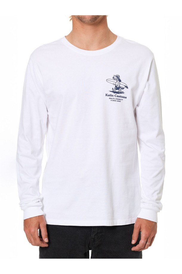 부드러운 촉감의 오가닉 코튼 100% 소재로 제작된 루(Lou) 긴팔 티셔츠 - 화이트입니다. 릴랙스핏으로 편안하게 착용 가능하며, 캐주얼, 스트릿 스타일을 연출하기 좋습니다. 귀여운 강아지 그래픽 디자인이 포인트이며, 일반 티셔츠보다 2-3cm 긴 기장으로 제작되어 트렌디한 룩을 연출합니다. 서핑, 일상생활, 동네 마실룩, 여행룩 등 다양한 TPO에 활용할 수 있으며, 래쉬가드 위에 레이어링하여 개성 있는 스타일을 완성할 수 있습니다.
