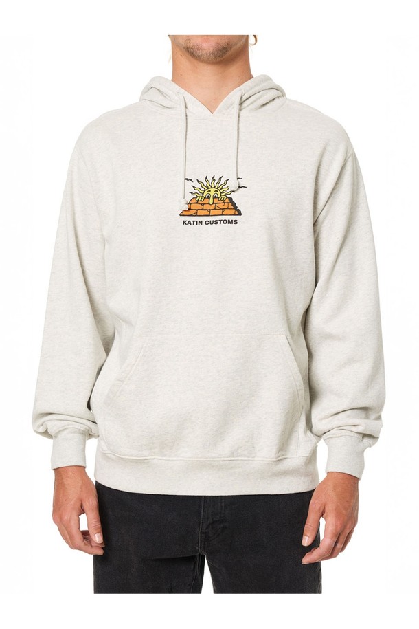 헤더 그레이 색상의 피크 후드티는 일상과 서핑 모두에 어울리는 활용도 높은 상의입니다. 롱 기장과 릴랙스핏으로 편안한 착용감을 선사하며, 엉덩이를 덮는 기장감으로 더욱 스타일리시합니다. 면과 폴리에스테르 혼방 소재로 제작되어 부드러운 촉감을 자랑하며, 빈티지 워싱 마감으로 은은한 멋을 더했습니다. 래쉬가드 위에도 착용 가능하며, 캐주얼 및 스트릿 스타일을 즐기는 분들께 여행룩, 캠핑룩으로 추천합니다.
