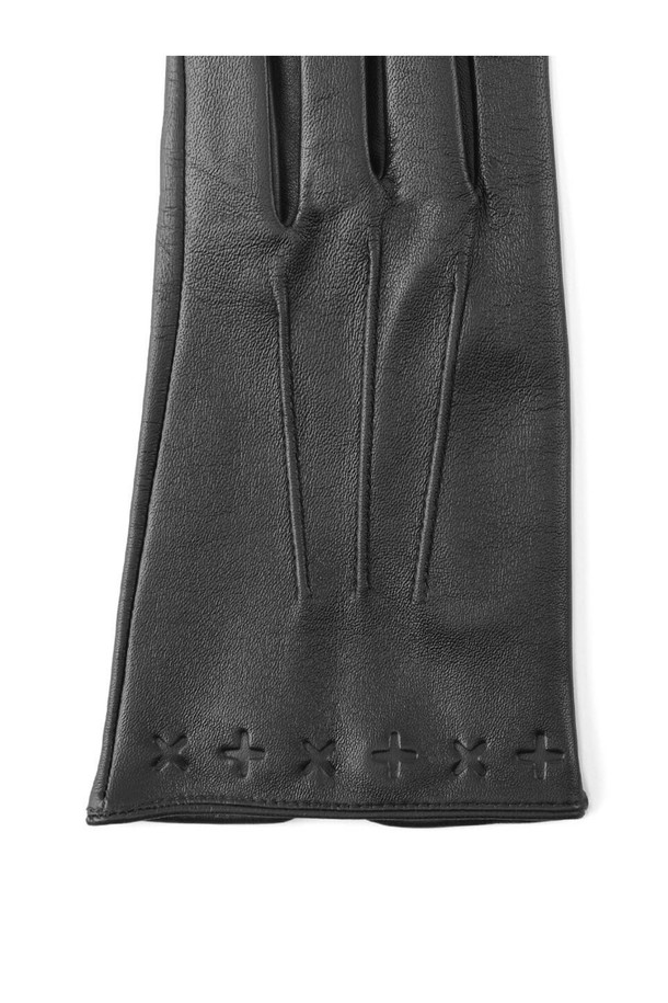 란도(Lando) 터치스크린 드라이빙 장갑 - 블랙은 소가죽 소재로 제작되어 부드러운 촉감과 뛰어난 그립감을 제공합니다. 운전 및 일상생활에서 스타일리시하게 착용할 수 있으며, 봄, 가을, 겨울 계절에 적합합니다. 얇은 두께감으로 편안함을 더하며, 터치스크린 기능으로 스마트 기기 사용이 용이합니다. 넥클홀 통기구, 포쉐트 구조, 인심 스티칭, 크로스 엠보싱 등의 섬세한 디테일이 돋보이며, 클래식, 미니멀, 시크 스타일의 출근룩에 잘 어울립니다. 프리미엄 패키지로 제공되어 소중한 분들께 선물하기에도 좋습니다.
