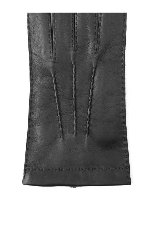 샤프츠베리 터치스크린 남성 가죽 장갑 - 블랙은 클래식하고 미니멀한 스타일의 남성용 장갑입니다. 부드러운 가죽 소재로 제작되어 가을과 겨울에 따뜻하게 착용할 수 있습니다. 무지 디자인에 스티치 장식이 더해져 고급스러움을 더합니다. 터치스크린 기능이 있어 장갑을 착용한 채로 스마트폰 사용이 가능합니다. 블랙 컬러로 어떤 의상에도 잘 어울려 일상에서 활용도가 높습니다.
