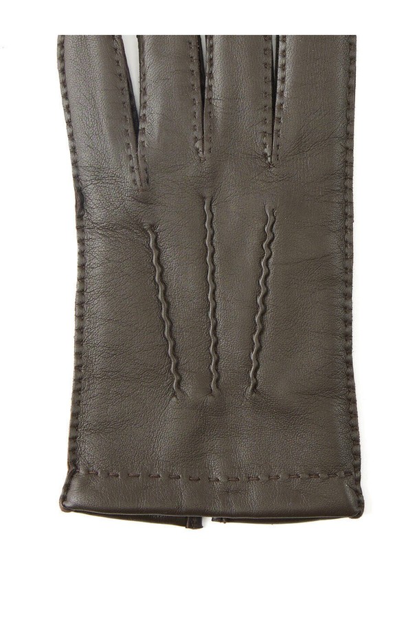 샤프츠베리(Shaftesbury) 터치스크린 남성 가죽 장갑 - 브라운은 부드러운 소가죽 소재로 제작되어 가을과 겨울, 출근룩에 멋을 더하는 남성용 장갑입니다. 무지 디자인에 브라운 컬러로 클래식하고 미니멀한 스타일을 연출합니다. 터치스크린 기능을 갖춰 스마트 기기 사용이 편리하며, 부드러운 촉감으로 편안한 착용감을 제공합니다. 세련된 디자인으로 어떤 옷차림에도 잘 어울리며, 당신의 스타일을 한층 더 고급스럽게 만들어 줍니다.
