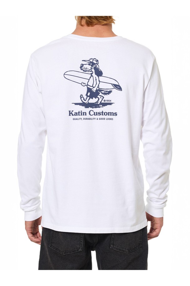 부드러운 촉감의 오가닉 코튼 100% 소재로 제작된 루(Lou) 긴팔 티셔츠 - 화이트입니다. 릴랙스핏으로 편안하게 착용 가능하며, 캐주얼, 스트릿 스타일을 연출하기 좋습니다. 귀여운 강아지 그래픽 디자인이 포인트이며, 일반 티셔츠보다 2-3cm 긴 기장으로 제작되어 트렌디한 룩을 연출합니다. 서핑, 일상생활, 동네 마실룩, 여행룩 등 다양한 TPO에 활용할 수 있으며, 래쉬가드 위에 레이어링하여 개성 있는 스타일을 완성할 수 있습니다.
