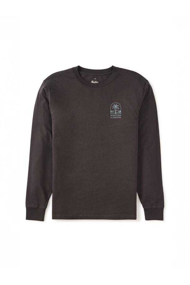 페세지 긴팔 티셔츠 - 블랙 워시는 오가닉 코튼 100% 소재로 제작되어 부드러운 촉감을 자랑합니다. 트로피컬 스토어에서 영감을 받은 아트워크 프린팅이 돋보이며, 캐주얼, 스트릿 스타일을 연출하기에 좋습니다. 봄, 가을 시즌에 레이어드하여 입기 좋으며, 릴랙스 핏의 라운드넥 디자인으로 편안하게 착용할 수 있습니다. 일상복이나 서핑 시에도 활용 가능한 실용적인 아이템입니다. 여행룩, 휴가룩에도 잘 어울리는 필수템입니다.
