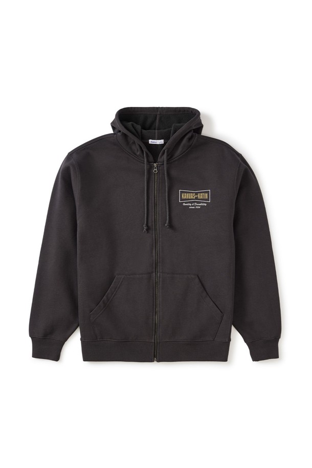 액슬 후드집업 - 블랙 워시는 캐주얼, 스트리트, 미니멀 스타일을 모두 아우르는 공용 후드집업입니다. 부드러운 면 소재로 제작되어 편안한 착용감을 선사하며, 두꺼운 두께감으로 봄, 가을, 겨울 시즌에 활용하기 좋습니다. 레귤러핏으로 제작되었으며, 블랙 워시 컬러와 무지 디자인으로 어떤 스타일에도 쉽게 매치할 수 있습니다. 긴 소매와 후드 디자인, 집업 여밈 방식으로 실용성을 더했습니다. 일상에서 편안하게 즐겨 입을 수 있는 데일리 아이템입니다.
