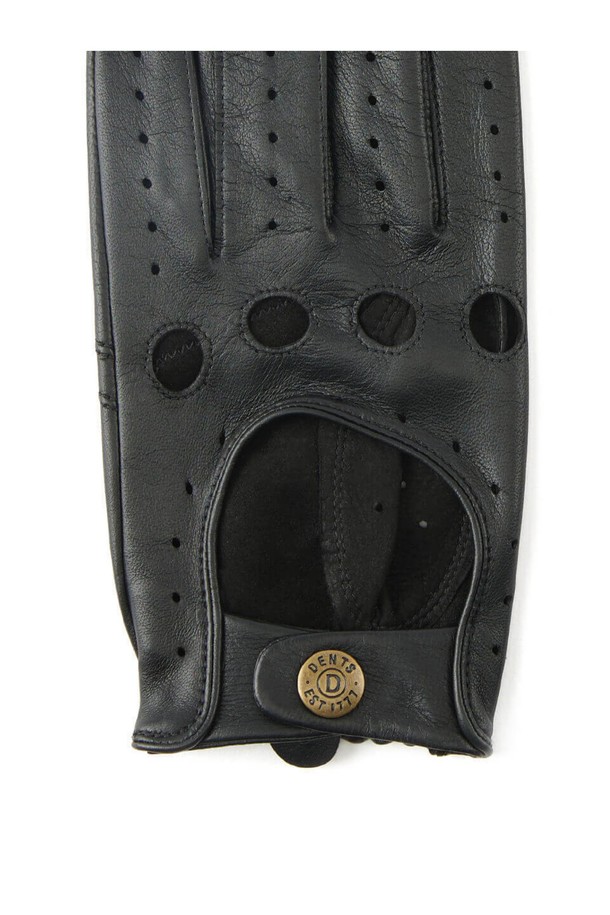 델타 드라이빙 장갑 - 블랙은 부드러운 헤어쉽 가죽과 풀그레인 가죽을 사용하여 제작된 사계절용 드라이빙 장갑입니다. 블랙 컬러의 미니멀하고 시크한 디자인으로, 데이트룩과 여행룩에 모두 잘 어울립니다. 얇은 두께감과 3-4 패널 손가락 구조, 인체공학적 핏, 내부 스티칭으로 뛰어난 그립감과 편안한 착용감을 제공합니다. 너클홀, 벤틸레이션 홀, 스냅 버튼 디테일로 포인트를 더했으며, 자연스러운 가죽 결과 은은한 광택이 고급스러운 느낌을 더합니다. 타이트 핏과 경량 디자인으로 오랫동안 편안하게 착용할 수 있으며, 내구성 있는 구조를 자랑합니다.
