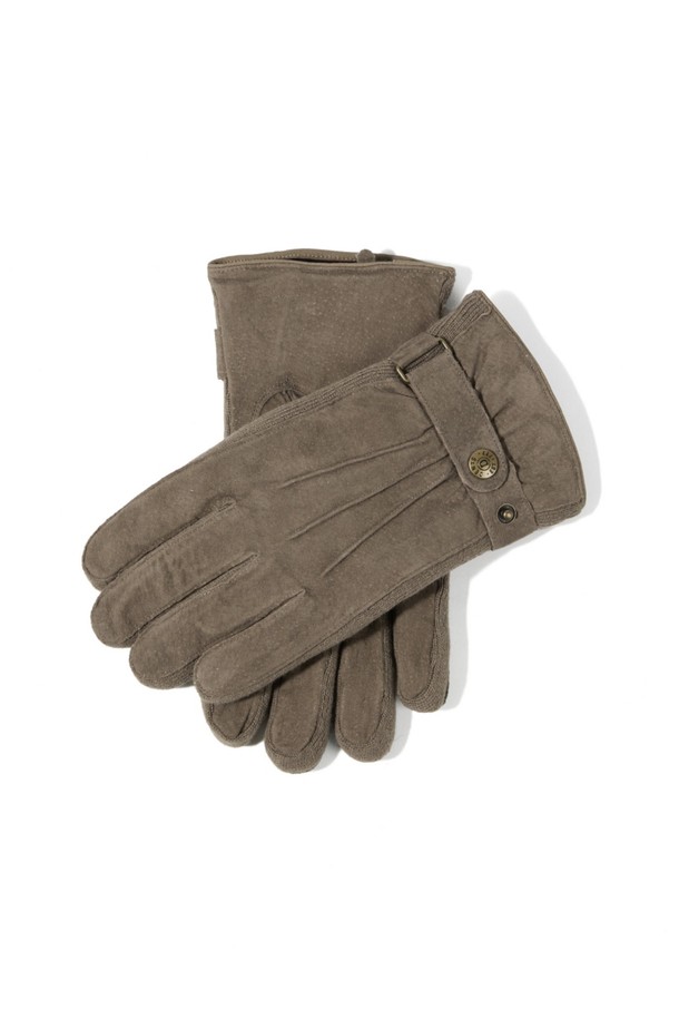 부드러운 스웨이드 소재와 따뜻한 보온성을 자랑하는 체스터 스타일의 장갑입니다. 은은한 오트밀 컬러가 어떤 옷에도 잘 어울리며, 일상에서 클래식하고 미니멀한 스타일을 연출하기 좋습니다. 부드러운 촉감과 보통 두께감으로 편안한 착용감을 선사하며, 디자인 장식으로 버튼이 더해져 고급스러움을 더했습니다. 가을, 겨울 시즌, 당신의 손을 포근하게 감싸줄 데일리 장갑입니다.
