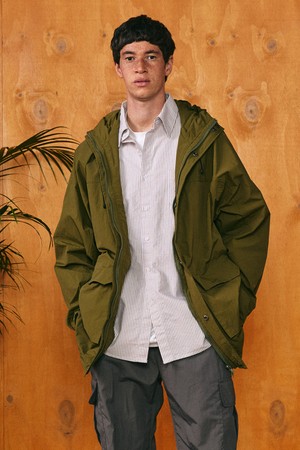 mountain mid jacket khaki