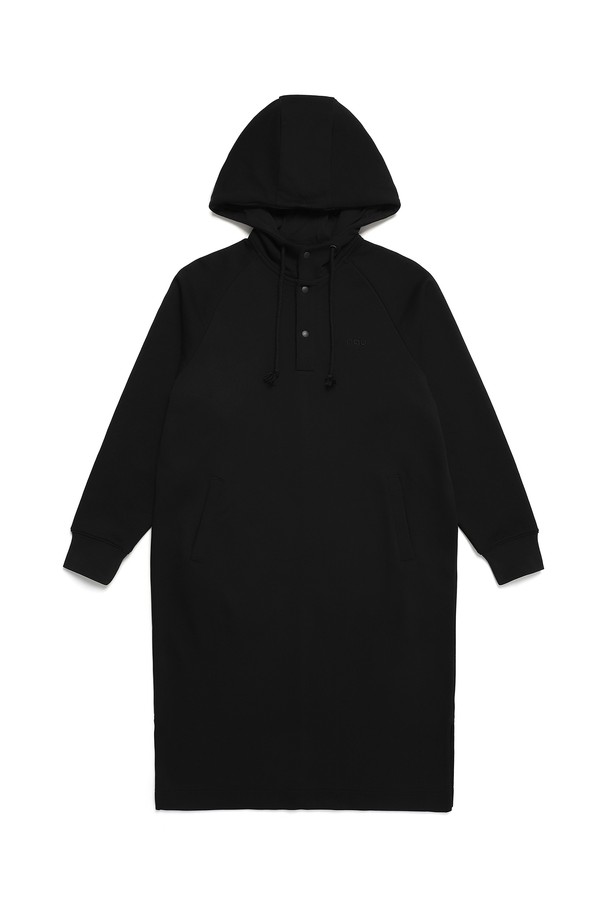 W 스웻 후드 원피스 Black은 여성 의류로, 일상생활에서 편안하게 착용하기 좋은 후드 원피스입니다. 가을에 어울리는 긴 소매 기장과 무릎을 덮는 기장으로 제작되었으며, 래글런 소매 디자인과 넉넉한 루즈핏으로 활동성을 높였습니다. 면과 폴리에스테르 혼방 소재로 제작되어 부드러운 촉감과 편안한 착용감을 제공하며, 스트링 조절이 가능한 하이넥 후드 디자인으로 간편하게 스타일을 연출할 수 있습니다. 립 조직 소매단과 밑단 마감으로 깔끔함을 더했으며, 스포티, 캐주얼, 미니멀 스타일을 모두 소화할 수 있어 산책룩이나 집콕룩으로 활용하기 좋습니다.
