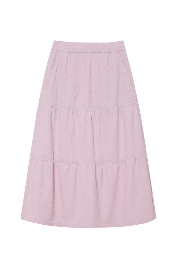 W 시어서커 셔링 스커트 Grayish Pink는 시원한 여름을 위한 필수 아이템입니다. 가볍고 통기성이 좋은 폴리에스테르 소재의 시어서커 원단으로 제작되어, 얇고 요철감 있는 촉감이 특징입니다. A라인 핏과 셔링 디테일이 여성스러운 실루엣을 연출하며, 루즈핏으로 편안하게 착용 가능합니다. 허리밴드와 스트링으로 사이즈 조절이 용이하며, 캐주얼하고 미니멀한 스타일을 완성합니다. 그레이시 핑크, 블랙, 다크 그레이 세 가지 컬러로 출시되어, 취향에 맞게 선택할 수 있습니다.
