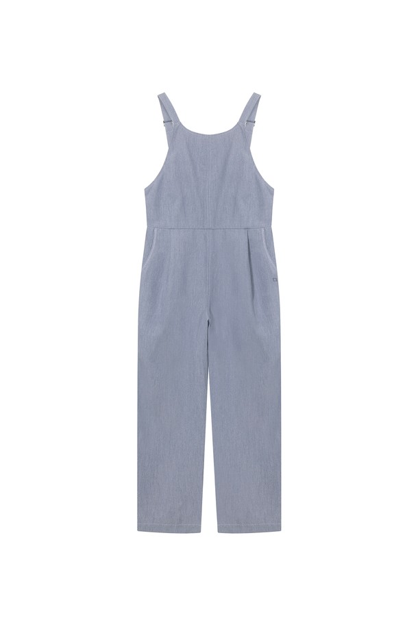 **W 모달 데님 오버롤 Light Gray**는 가볍고 시원한 착용감을 선사하는 여성용 오버롤입니다. 부드러운 모달 63%와 면 37% 혼방 소재로 제작되어 얇고 통기성이 뛰어나 여름철에도 쾌적하게 착용할 수 있습니다. 라이트 그레이 컬러와 캐주얼한 디자인으로 여행룩, 휴가룩, 또는 미니멀한 스타일 연출에 적합합니다. 뒤 허리 밴딩과 어깨 조절 끈으로 편안한 착용감을 제공하며, 레귤러 핏으로 제작되어 활동성을 높였습니다. 무지 디자인으로 다양한 상의와 손쉽게 매치하여 데일리룩을 완성해보세요.
