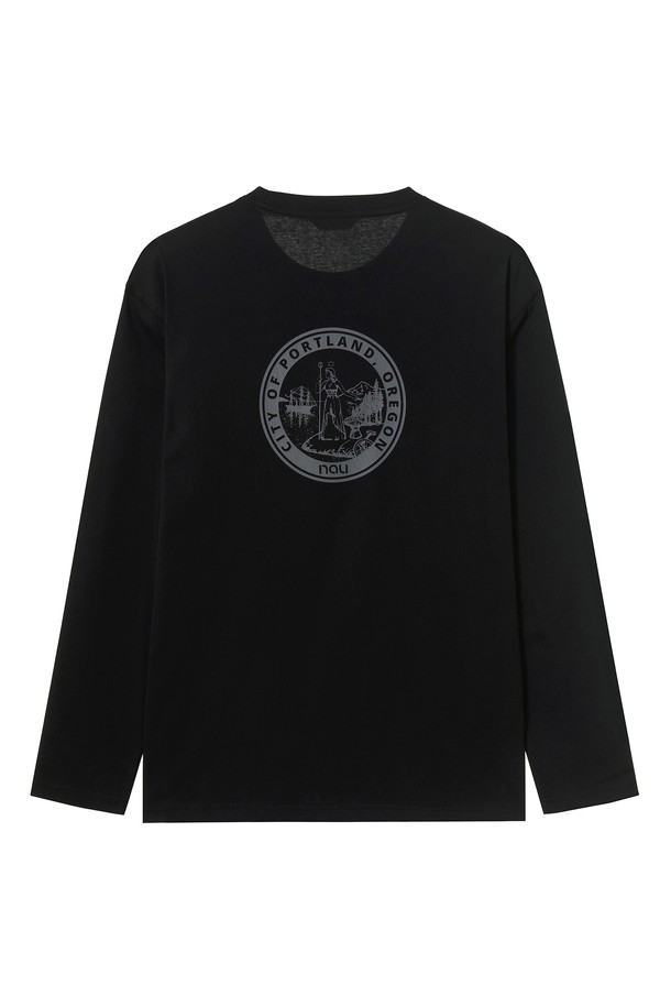 **시티 롱슬리브 티셔츠 Black**는 남녀공용으로 편안하게 착용할 수 있는 베이직 스타일의 티셔츠입니다. 면과 폴리에스터 혼방 소재로 제작되어 부드러운 촉감과 가벼운 착용감을 제공하며, 형태 안정성이 우수합니다. 라운드넥 디자인에 긴 소매 기장으로 제작되었으며, 세미루즈핏으로 편안한 착용감을 선사합니다. 블랙 컬러에 로고 또는 그래픽 패턴으로 포인트를 주어 캐주얼, 미니멀 스타일을 연출하기 좋습니다. 리사이클 소재를 사용하여 환경까지 생각한 제품입니다.
