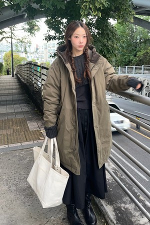 [소빈 PICK] 어센틱 야상 다운 코트 Khaki