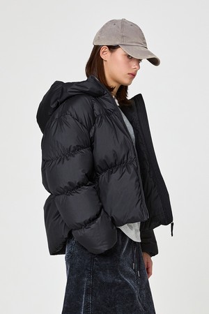 W 글램 셔링 후드 다운 Black