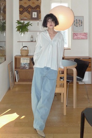 [유주 착용] W 에센셜 데님 베럴 레그 팬츠 Light Blue