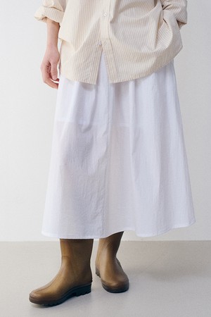 W 에어로쉘 맥시 스커트 White