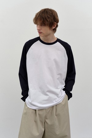 래글런 긴팔 티셔츠 White