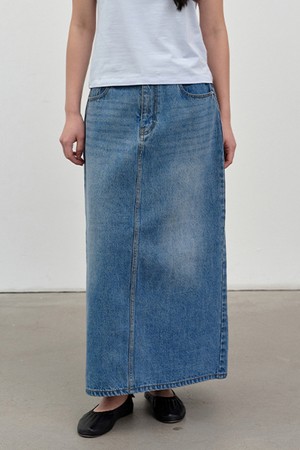 W 에센셜 데님 롱 스커트 Middle Blue