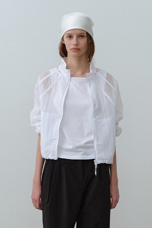 W 베일 하이넥 자켓 White