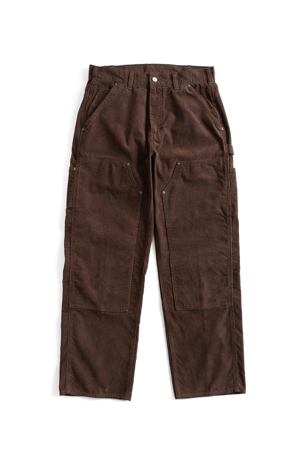 W24 더블니 팬츠 (다크 브라운)는 가을, 겨울 시즌에 어울리는 워크웨어 스타일의 클래식한 코듀로이 긴 바지입니다. 튼튼한 더블니 디테일과 가먼트 워싱 처리로 내구성과 빈티지한 멋을 더했습니다. 출근룩부터 비즈니스 캐주얼까지 다양한 TPO에 활용 가능하며, 미니멀한 스타일 연출에도 용이합니다. 다크 브라운 컬러의 무지 디자인으로 어떤 상의와도 매치하기 쉽습니다. 두꺼운 두께감으로 따뜻하고 편안한 착용감을 제공합니다.
