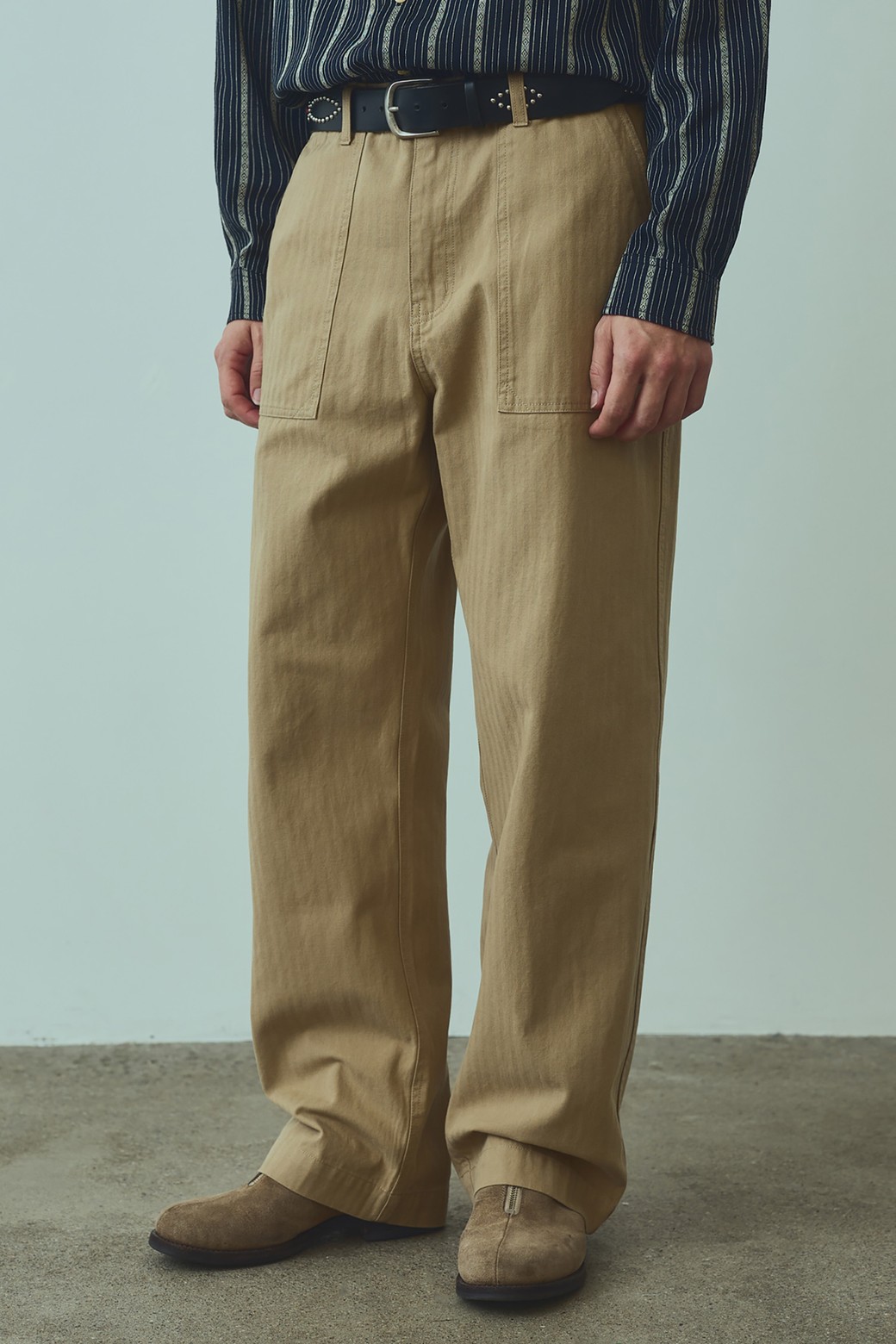 UNIFORM BRIDGE - 캐주얼팬츠 - HBT fatigue pants beige