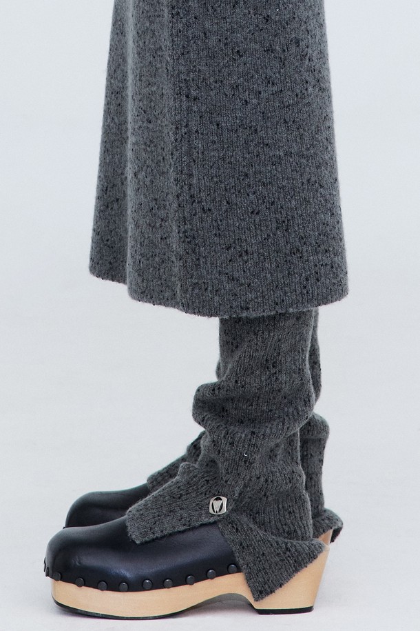 WNDERKAMMER - 양말 - Slit Knit Warmer_Charcoal