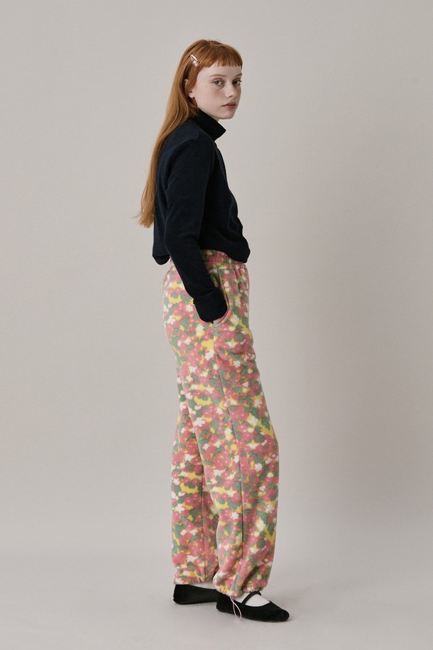 JUNEJUNE SPACE - 롱/미디팬츠 - Flower Fleece Jogger Pants_Pink