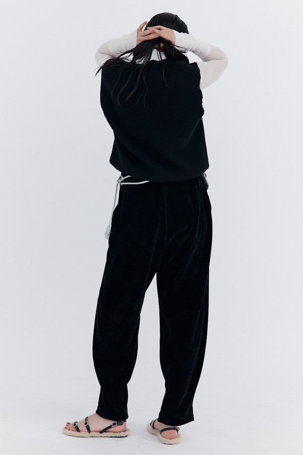 WNDERKAMMER - 롱/미디팬츠 - Corduroy Balloon Pants_Black