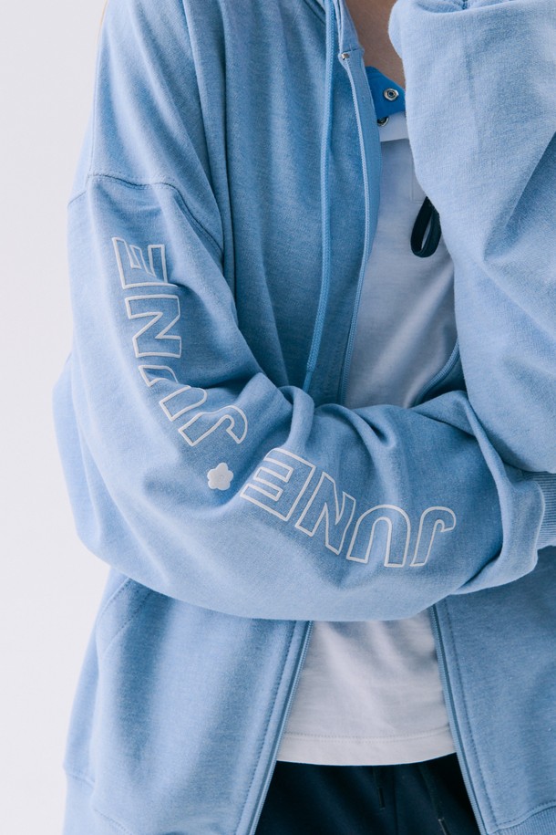 JUNEJUNE SPACE - 점퍼 - VOL11.Boxy Hood Zip-up_Skyblue