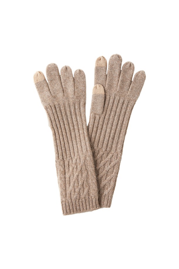 [Mani Calde] 여성용 캐시미어 스마트 터치 장갑은 부드러운 이너 몽골리아 캐시미어와 울 소재로 제작되었으며, 추운 겨울 일상에서 따뜻하게 착용하기 좋습니다. 엄지와 검지에는 스마트 터치 기능이 적용되어 있어 장갑을 벗지 않고도 스마트 기기를 사용할 수 있으며, 손목 길이 디자인으로 제작되었습니다. 고급스러운 핸들 박스에 담겨 선물용으로도 좋은 무지 패턴의 장갑은 Gray, Charcoal, Brown, Black, Cream, Sky Blue, Navy, Beige 등 다양한 색상으로 만나볼 수 있습니다.
