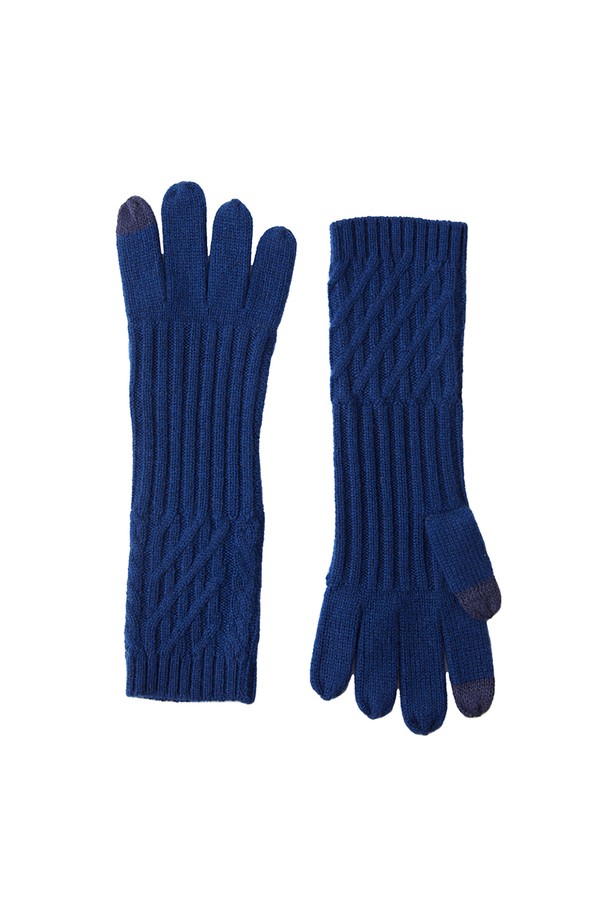 [Mani Calde] 여성용 캐시미어 스마트 터치 장갑은 부드러운 캐시미어와 울 소재로 제작되어 한겨울에도 따뜻하고 편안한 착용감을 선사합니다. 엄지와 검지 부분에 스마트 터치 기능이 적용되어 장갑을 벗지 않고도 스마트폰을 사용할 수 있으며, 얇은 두께와 가벼운 무게로 일상생활에서 부담 없이 착용하기 좋습니다. 블랙, 베이지, 브라운, 크림, 스카이블루, 네이비, 차콜, 그레이 등 다양한 색상으로 제공되며, 고급 선물 패키지가 포함되어 있어 특별한 선물을 찾는 분들에게 안성맞춤입니다.
