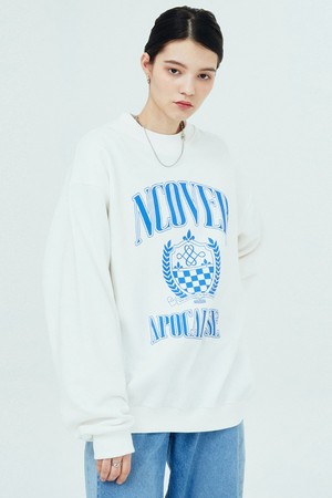 COLLEGE EMBLEM SWEATSHIRT-WHITE