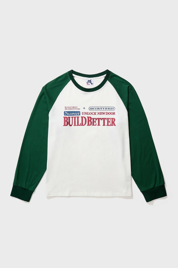 빌드 베럴 래글런 롱슬리브 그린은 부드러운 면과 폴리에스테르 혼방 소재의 얇은 두께감으로 제작된 래글런 티셔츠입니다. 그린 컬러와 라운드넥 디자인이 특징이며, 래글런 소매와 리브 디테일로 편안한 착용감을 선사합니다. 박시한 실루엣과 텀블 가공 처리로 자연스러운 핏을 연출하며, 내구성이 뛰어난 스티칭 마감으로 완성도를 높였습니다. 일상생활에서 캐주얼하고 베이직한 스타일을 연출하거나, 가볍게 동네를 산책할 때 편안하게 착용하기 좋습니다.
