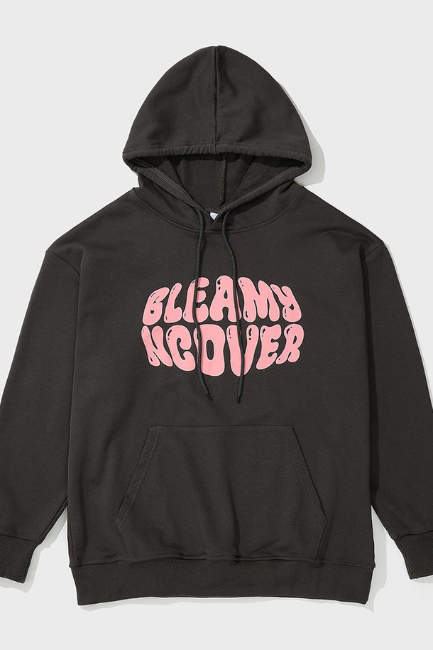 블리미 로고 후드티 차콜은 남녀 공용으로 착용 가능한 캐주얼, 베이직 스타일의 후드티입니다. 봄, 가을, 겨울 계절에 적합하며, 박시한 핏과 긴 소매 기장으로 편안함을 더했습니다. 부드러운 촉감의 면과 폴리에스테르 혼방 소재로 제작되었으며, 두꺼운 두께감으로 따뜻함을 유지합니다. 텐더 및 텀블 가공 처리와 견고한 봉제로 내구성을 높였으며, 로고 패턴이 디자인의 포인트를 더합니다. 집콕룩, 겨울 데일리룩, 산책룩 등 다양한 TPO에 활용하기 좋습니다.
