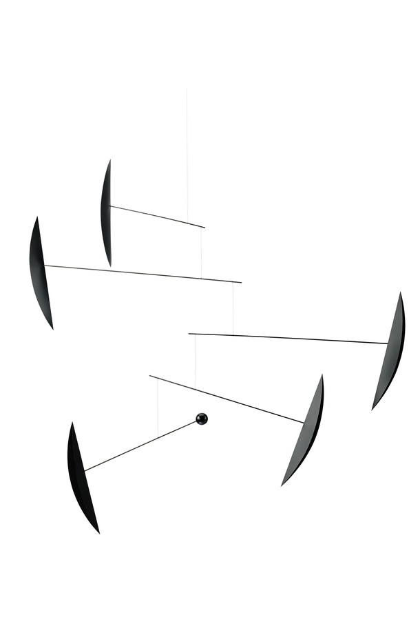 탱고 S - 탱고 블랙은 미니멀한 디자인과 360도 회전 기능을 갖춘 인테리어 모빌입니다. 목재, 카본 파이버, 세리그래피컬 호일 소재로 제작되었으며, 기하학적 및 추상 패턴이 특징입니다. 실내 공간에 설치하여 홈데코 효과를 연출하며, 그림자 효과를 통해 공간에 깊이를 더합니다. 100 x 100 cm 크기로, 고무 림 조절을 통해 움직임을 부드럽게 제어할 수 있습니다. 밝은 색상 벽면에 설치 시 더욱 돋보이는 시각적 효과를 선사합니다.
