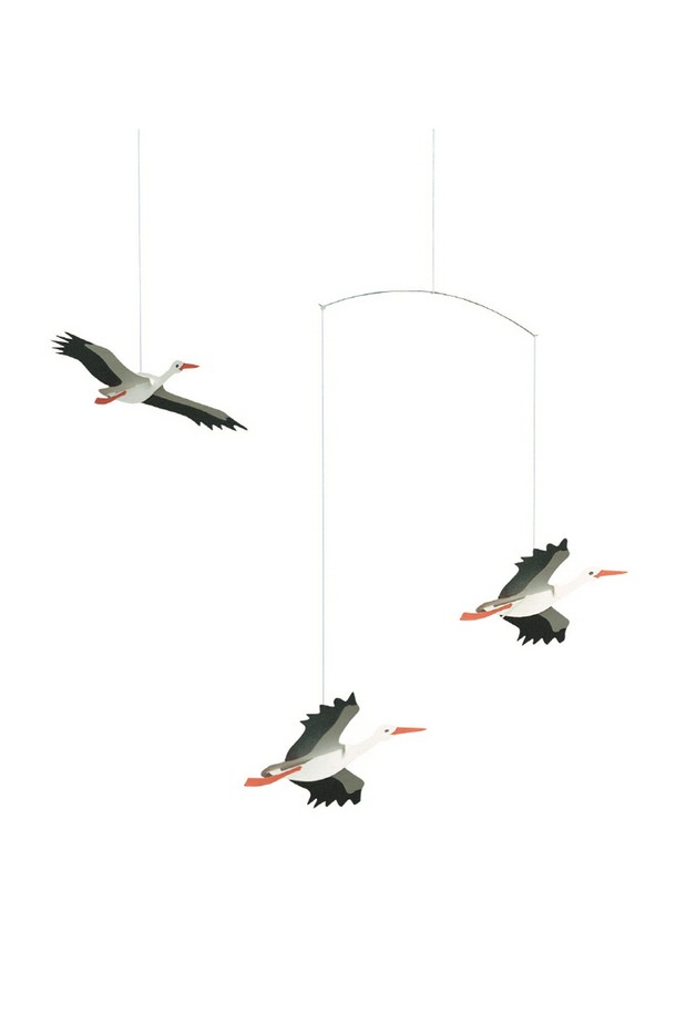 행운의 황새 - Danish Lucky Storks는 덴마크 전통 공예 기법으로 제작된 플렌스테드(Flentsted) 브랜드의 인테리어 모빌입니다. 화이트와 블랙 컬러의 조화로운 새 모양 디자인은 모던하면서도 북유럽 스타일의 세련된 분위기를 연출합니다. 38 x 45 cm 크기로, 공간에 균형을 더하며 장식용으로 활용하기 좋습니다. 시대를 초월하는 디자인으로 모든 연령대에서 사랑받는 이 모빌은 특별한 행운을 선사할 것입니다.
