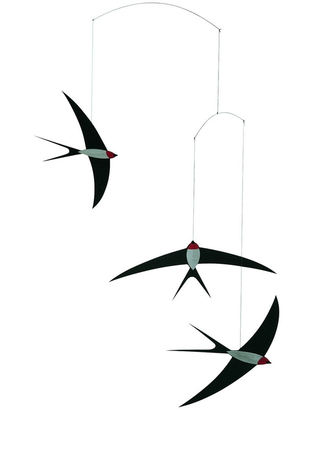 플렌스테드(Flensted)의 제비 3 - Flying Swallows 3는 침대 위나 소파 위에 설치하여 공간에 생기를 불어넣는 인테리어 모빌입니다. 카드보드와 와이어 소재로 제작되었으며, 모던하고 미니멀한 디자인으로 우아한 비행 패턴을 연출합니다. 제비 3마리가 조화롭게 구성되어 있으며, 블랙과 화이트 컬러의 세련된 조합이 특징입니다. 덴마크 전통 공예 기술을 바탕으로 제작된 이 모빌은 균형 잡힌 구조로 안정감을 선사하며, 실내 공간에 특별한 분위기를 더합니다. 제품 크기는 35 x 50cm입니다.
