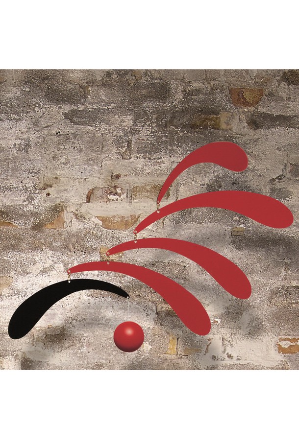 플렌스테드(Flensted)의 '리듬 R- 플로잉 리듬 레드'는 덴마크 전통 공예 기술로 탄생한 모던하고 세련된 인테리어 모빌입니다. 30 x 45 cm 크기의 이 모빌은 균형 잡힌 디자인과 붉은색 컬러가 조화롭게 어우러져 공간에 생동감을 더합니다. 1953년 설립된 플렌스테드의 독창적인 디자인은 안정감과 즐거움을 선사하며, 전 연령대가 함께 즐길 수 있습니다. '리듬 R- 플로잉 리듬 레드'는 단순한 장식을 넘어, 당신의 공간에 특별한 감성을 불어넣는 인테리어 소품입니다.
