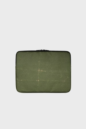 MUSEUM LAPTOP POUCH 13 INCH (OLIVE DRAB) / UPCYCLED