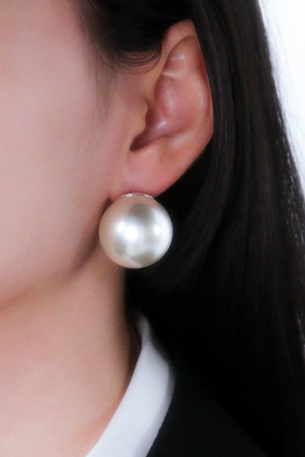 Baked Alaska - 귀걸이 - 25mm Faux Pearl Earrings