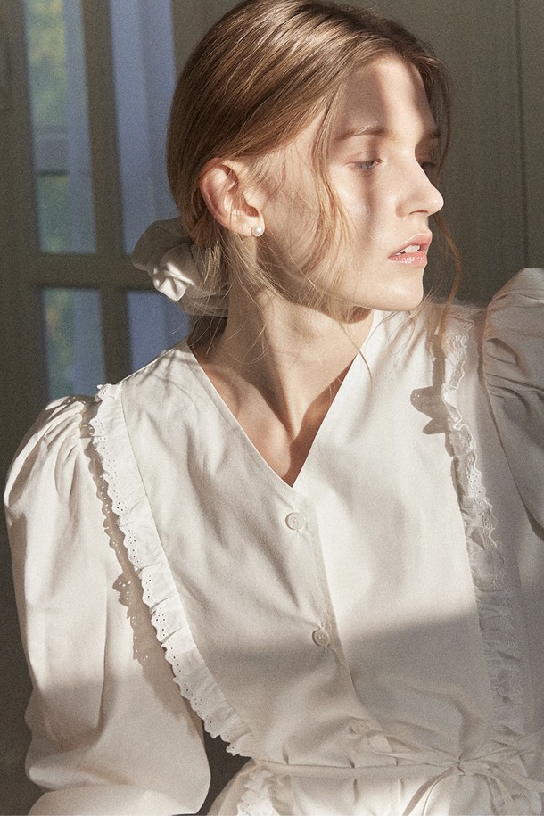 NONLOCAL - 블라우스 - V-neck Ruffle Lace Blouse - Off White