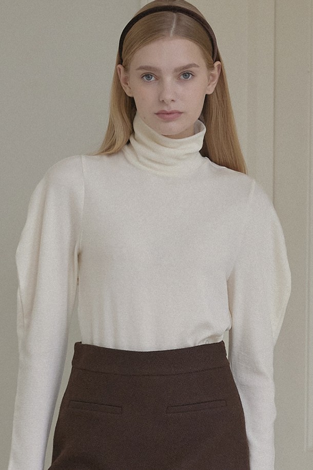 NONLOCAL - 긴소매 티셔츠 - Wool Tencel Volume Sleeve Turtleneck - Cream